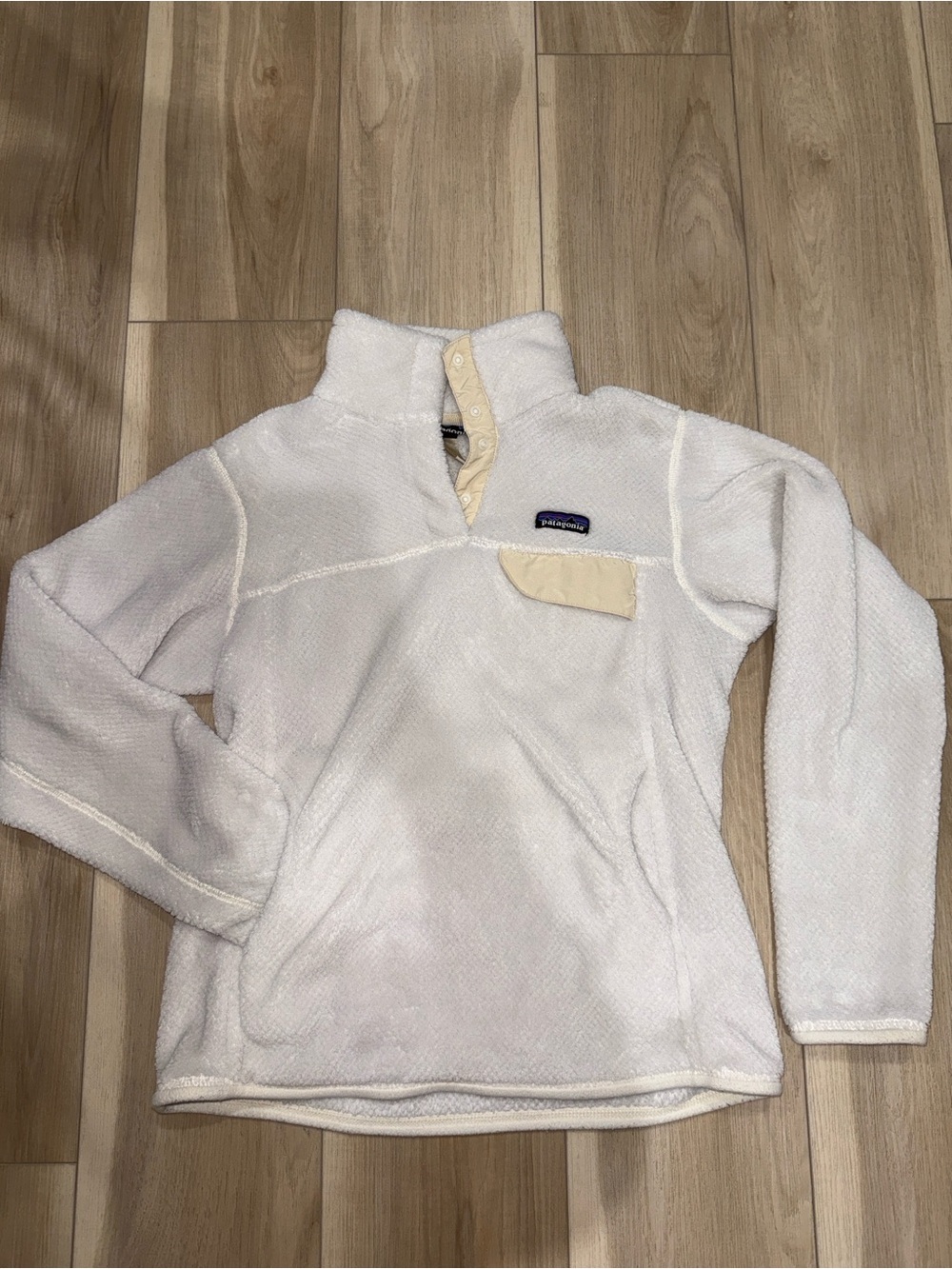 Patagonia Cream and White Cowl Snap Fleece Pullover - Picture 5 of 5
